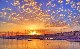 Luna Rossa Holidays Home